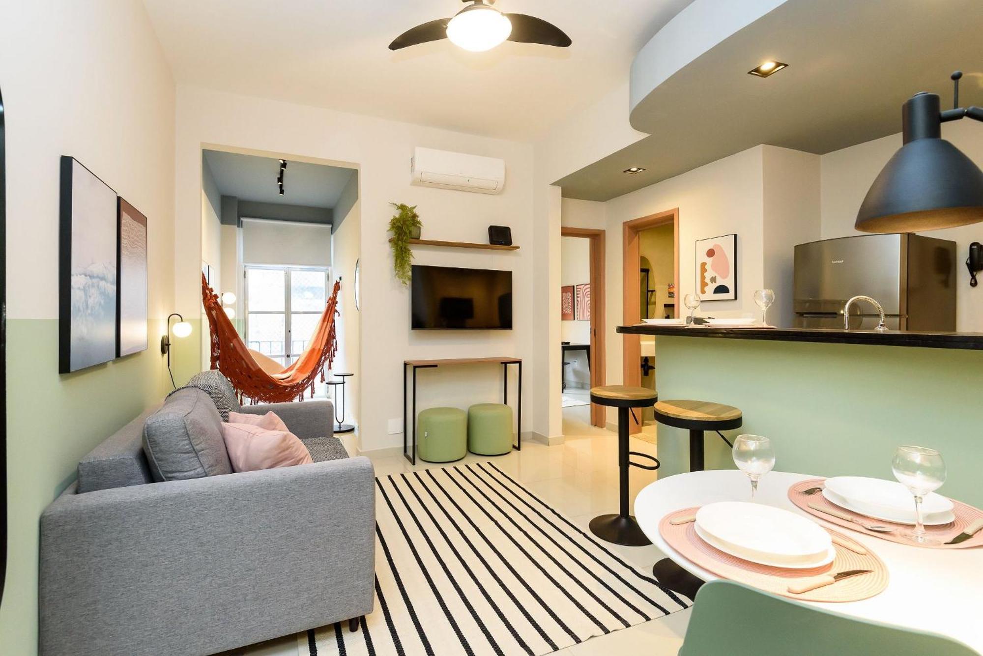 Apartamento Estilo Carioca: 1qto A 200m Da |nsc 782/1005